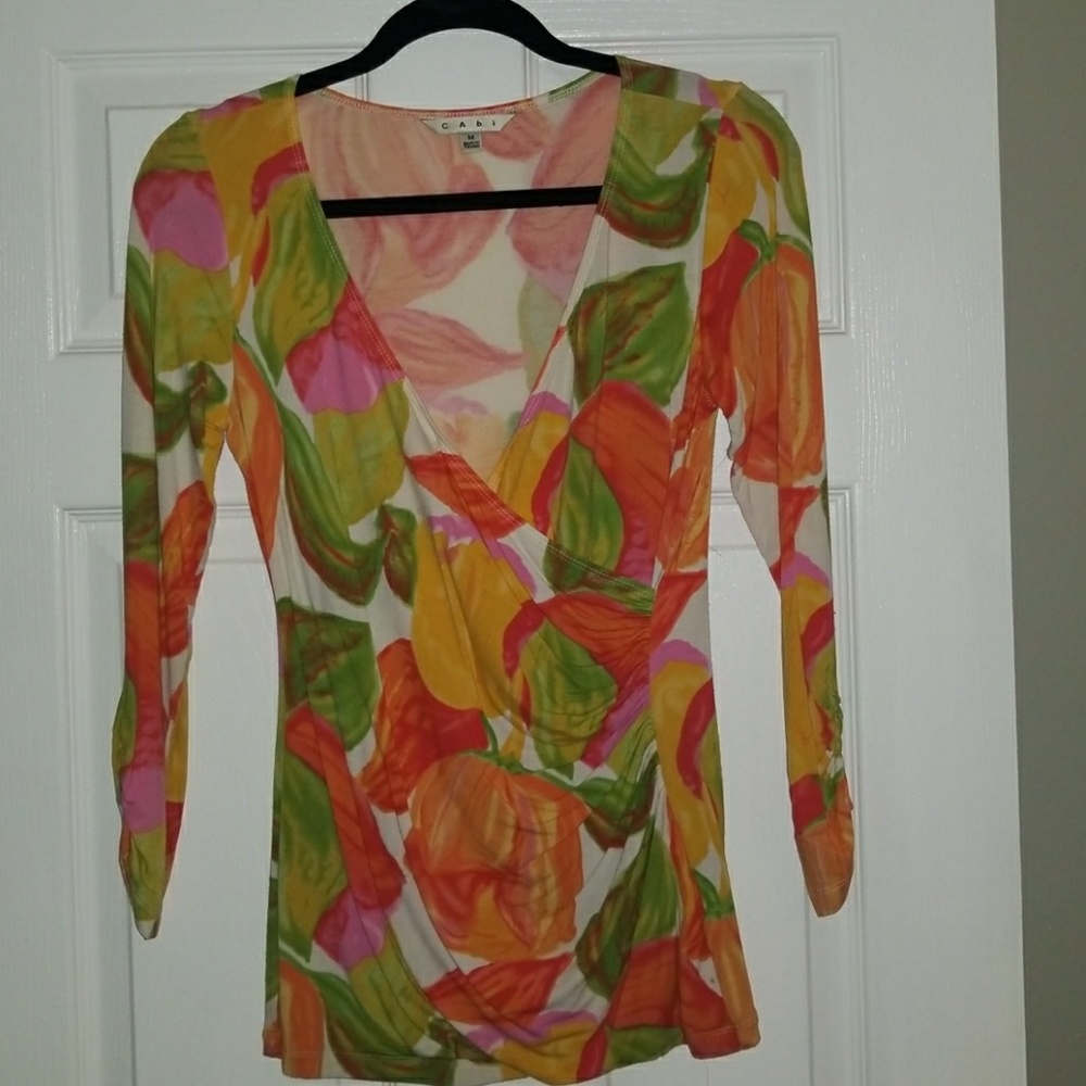 Ruched v-neck floral Cabi shirt